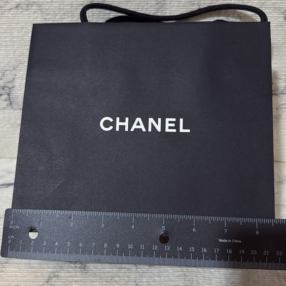 Chanel Black Shopping Bag / Gift Bag - Picture 6 of 9